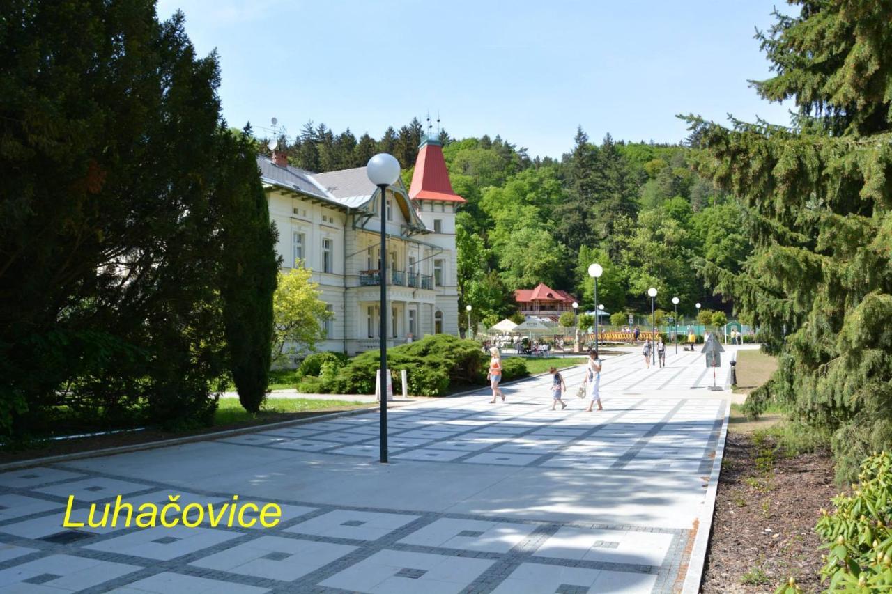 Retro Vila Konuk evi Slušovice Dış mekan fotoğraf